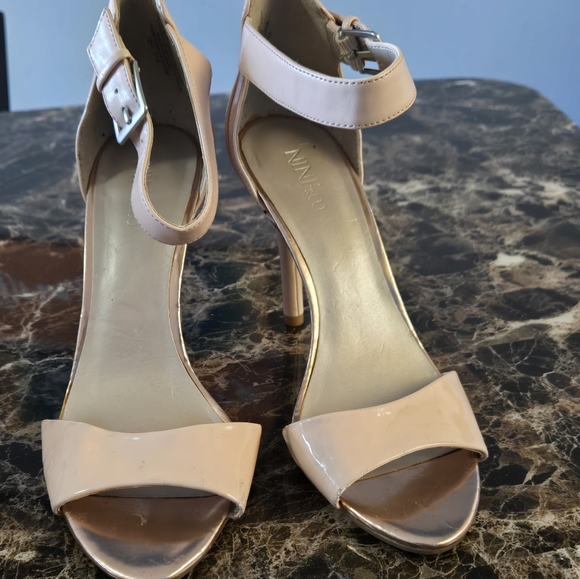 Heel - Picture 2 of 4